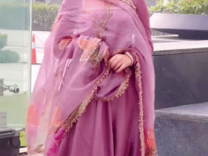 Elegance In Every Shade 🌸✨ When Simplicity Meets Grace, Magic Happens 💖