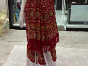 RED AND WHITE VINTAGE Saree