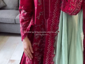 ❤️🌿 Deep Maroon & Mint Green Embroidered Suit – A Classic Contrast for Timeless Elegance 🌿❤️