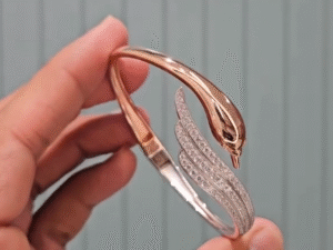 Luxury Swan Crystal Bracelet – Rose Gold Elegant Zircon Kada for Women (Premium Shine Bangle) 🦢✨💎